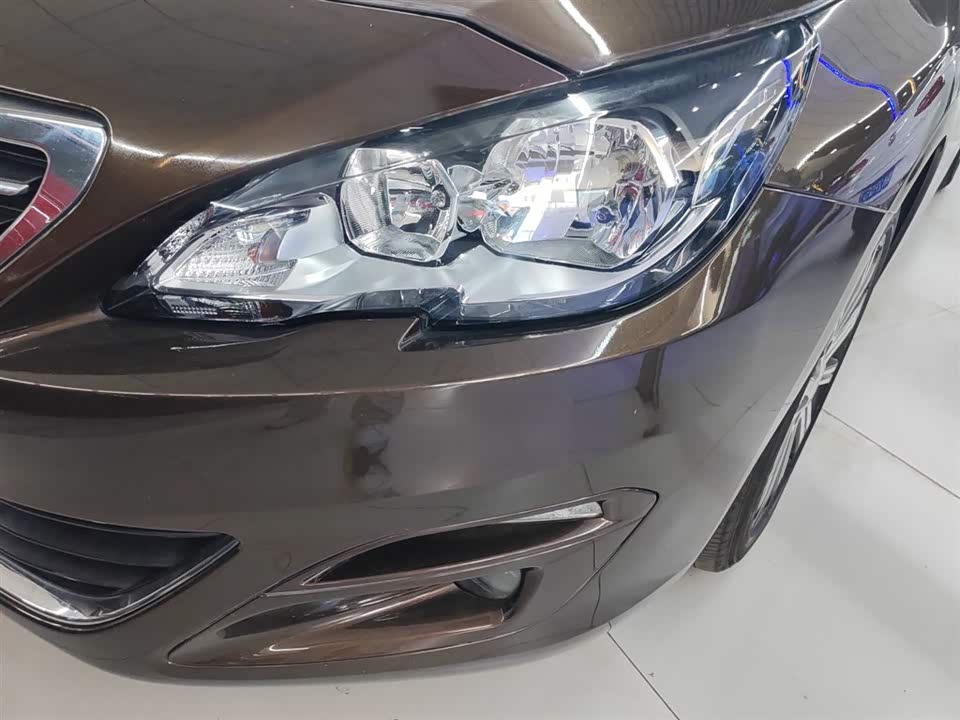 Peugeot 408