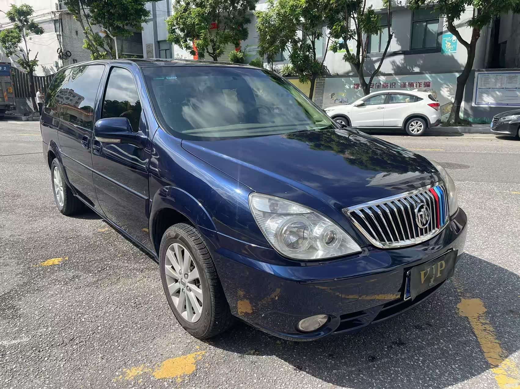 Buick GL8, 2014 3