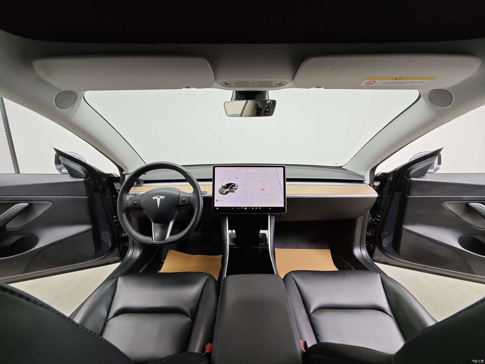 Tesla Model 3, 2020 13