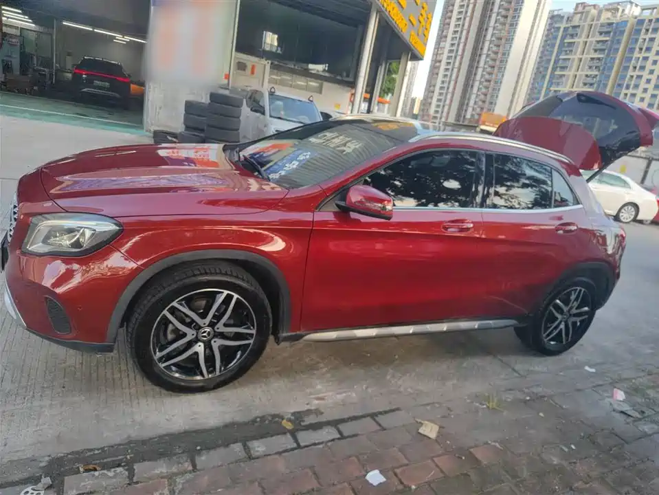 Mercedes-Benz GLA