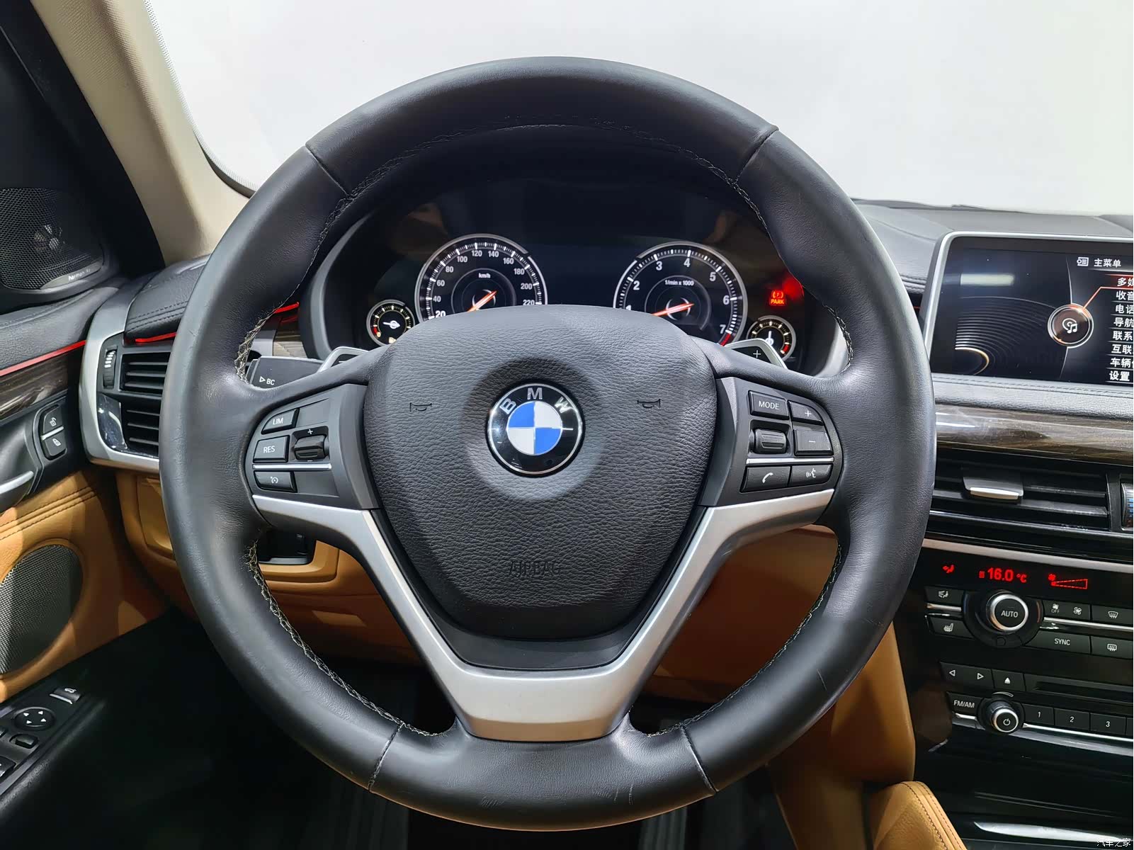 BMW X6, 2015 10