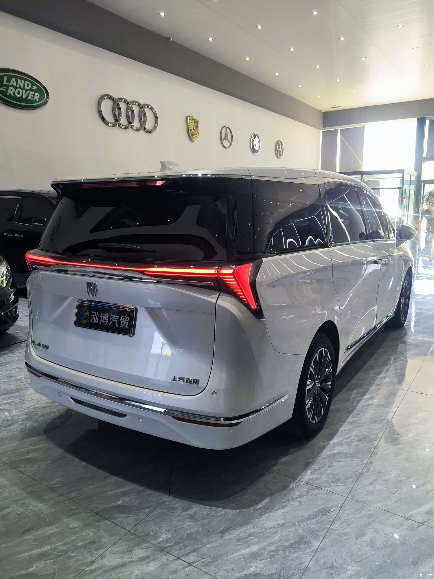 Buick GL8, 2025 12