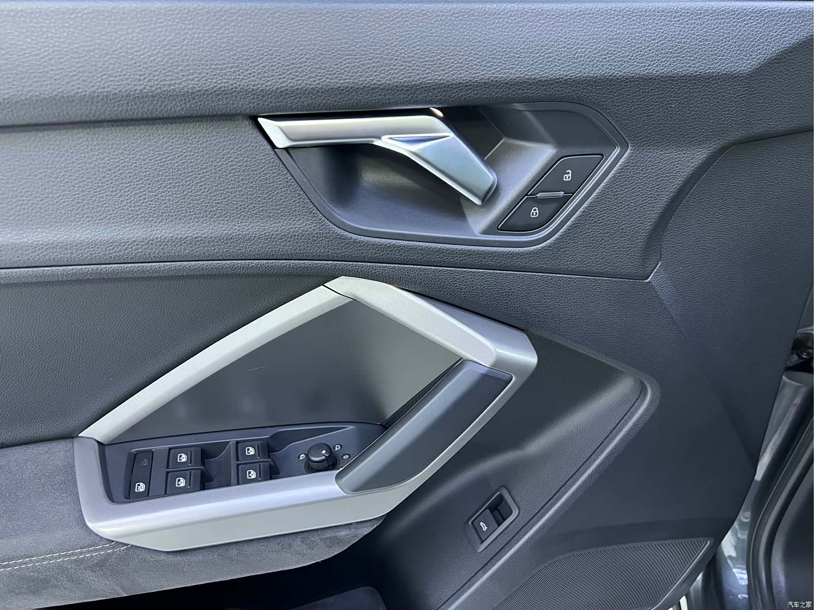 Audi Q3, 2023 4