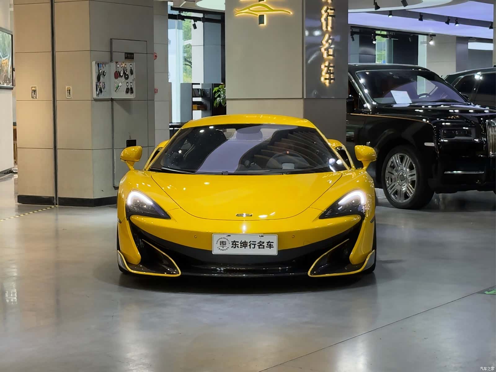 McLaren 600LT, 2021 все фото