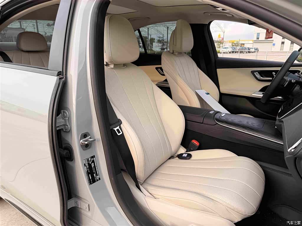 Mercedes-Benz E-Class, 2026 9