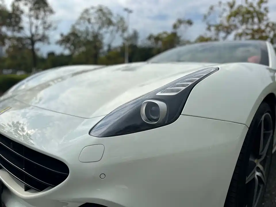 Ferrari California T