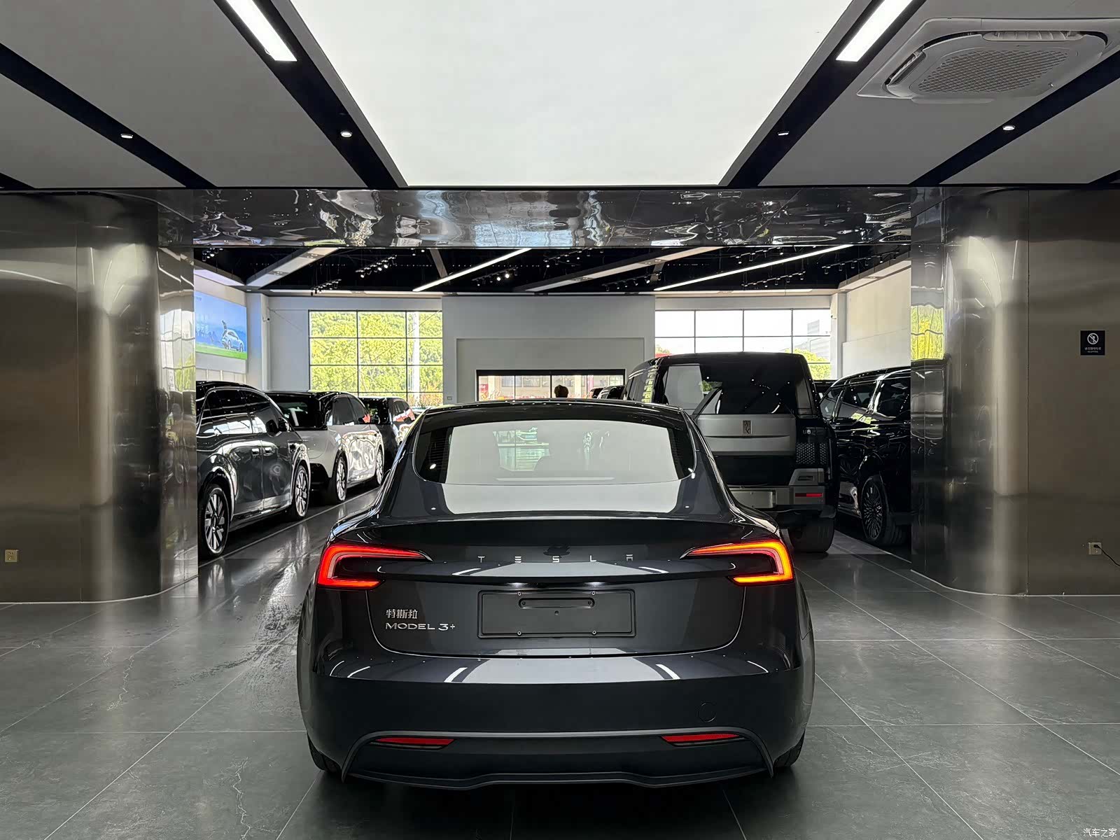 Tesla Model 3, 2024 15