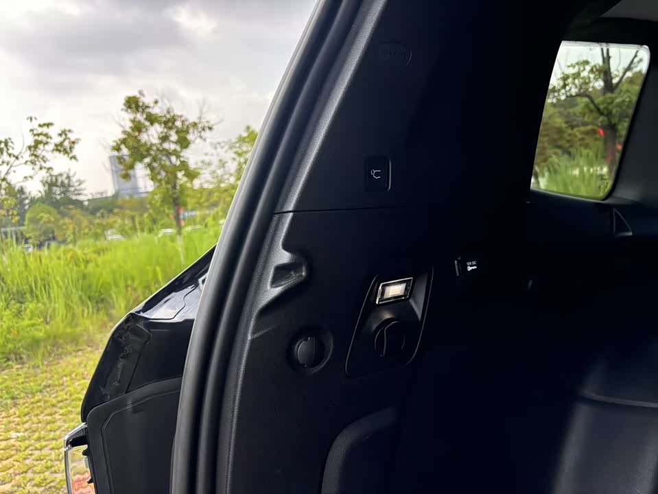 Jeep Grand Commander