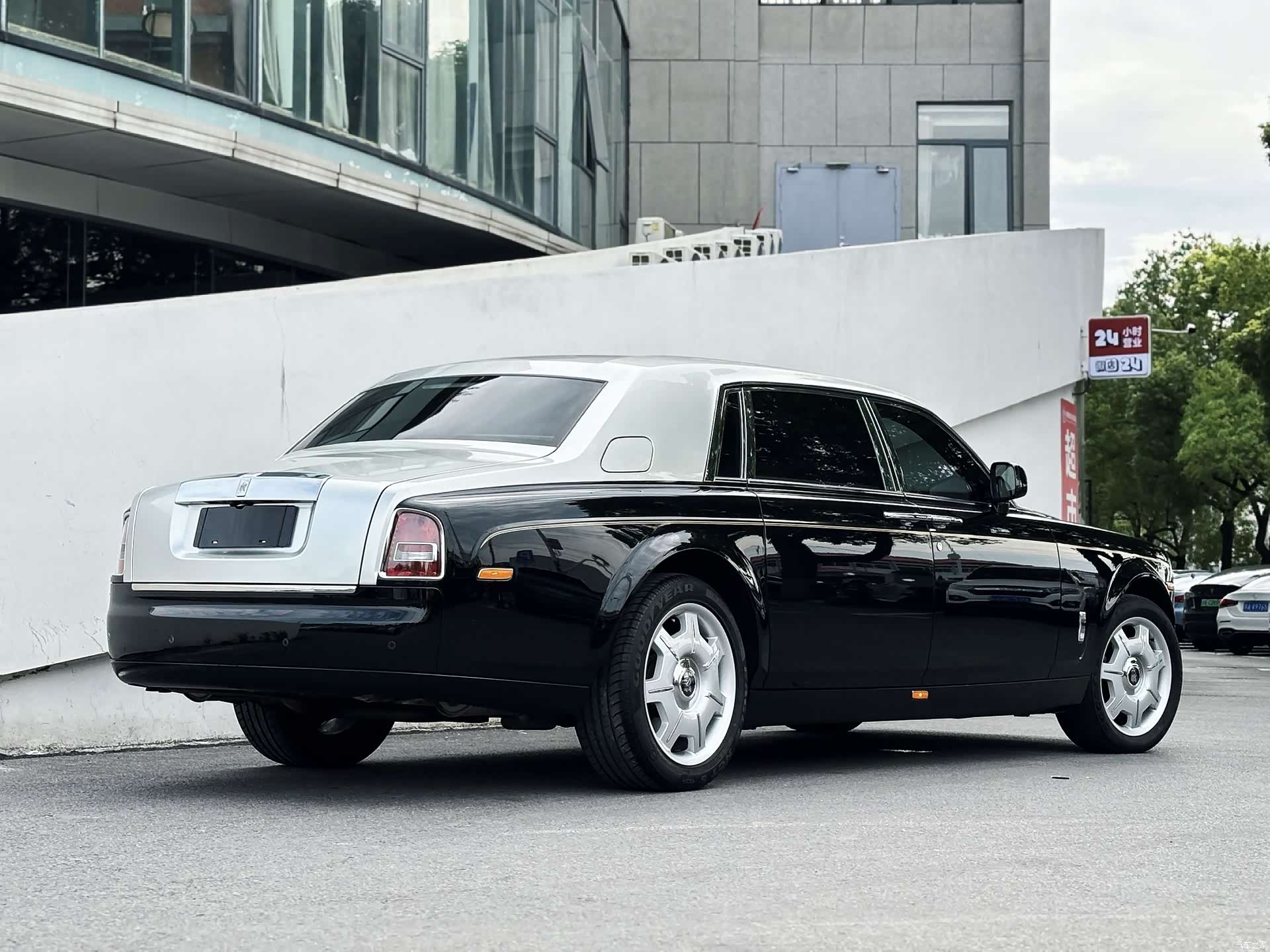 Rolls-Royce Phantom, 2013 10
