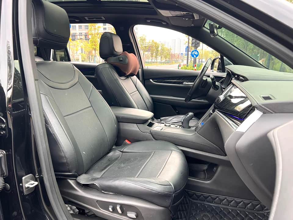 Cadillac XT6