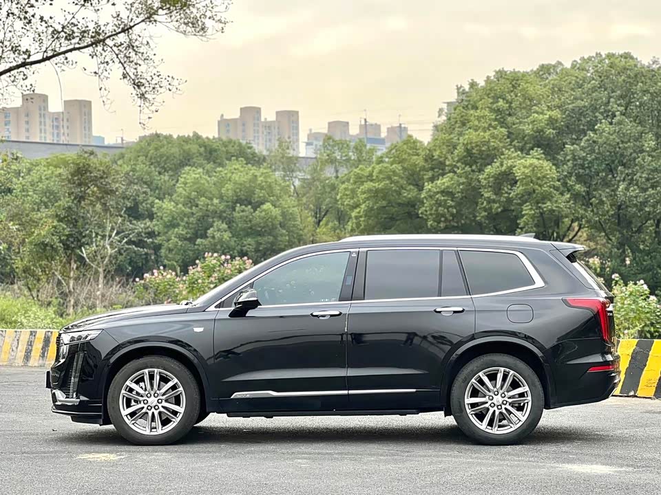 Cadillac XT6