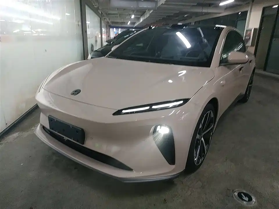 NIO ET5