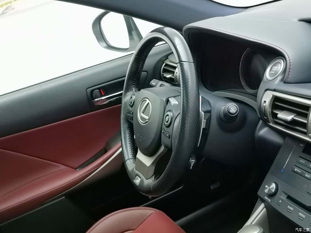 Lexus IS, 2016 22