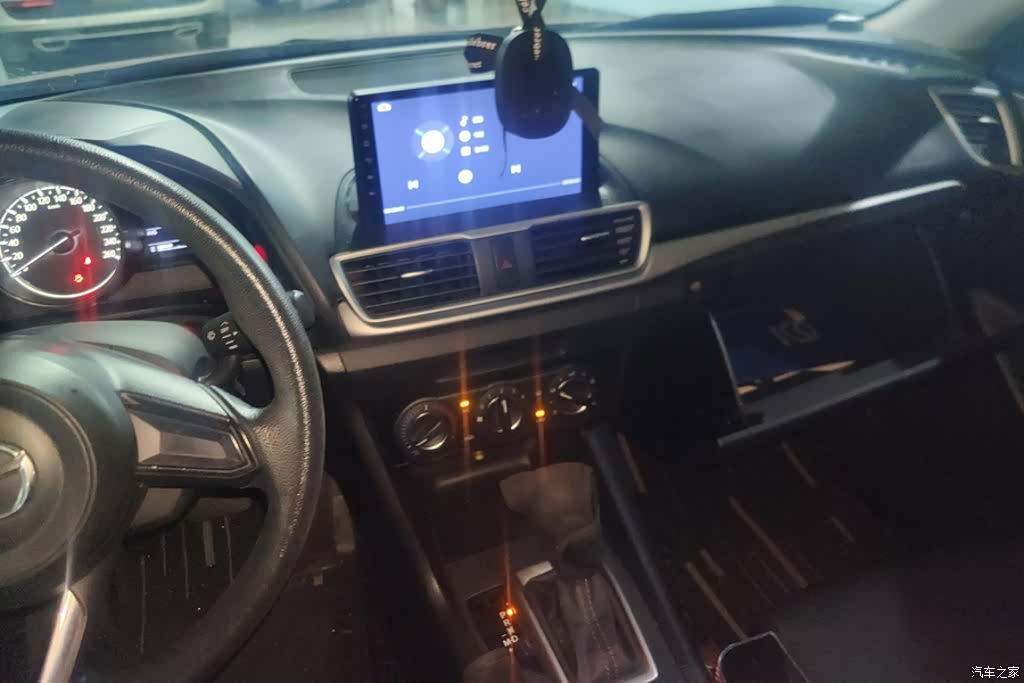 Mazda Mazda3, 2020 13