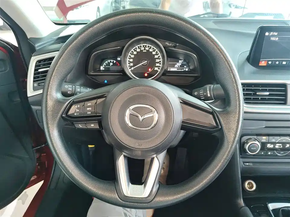 Mazda 3 Angkesaila