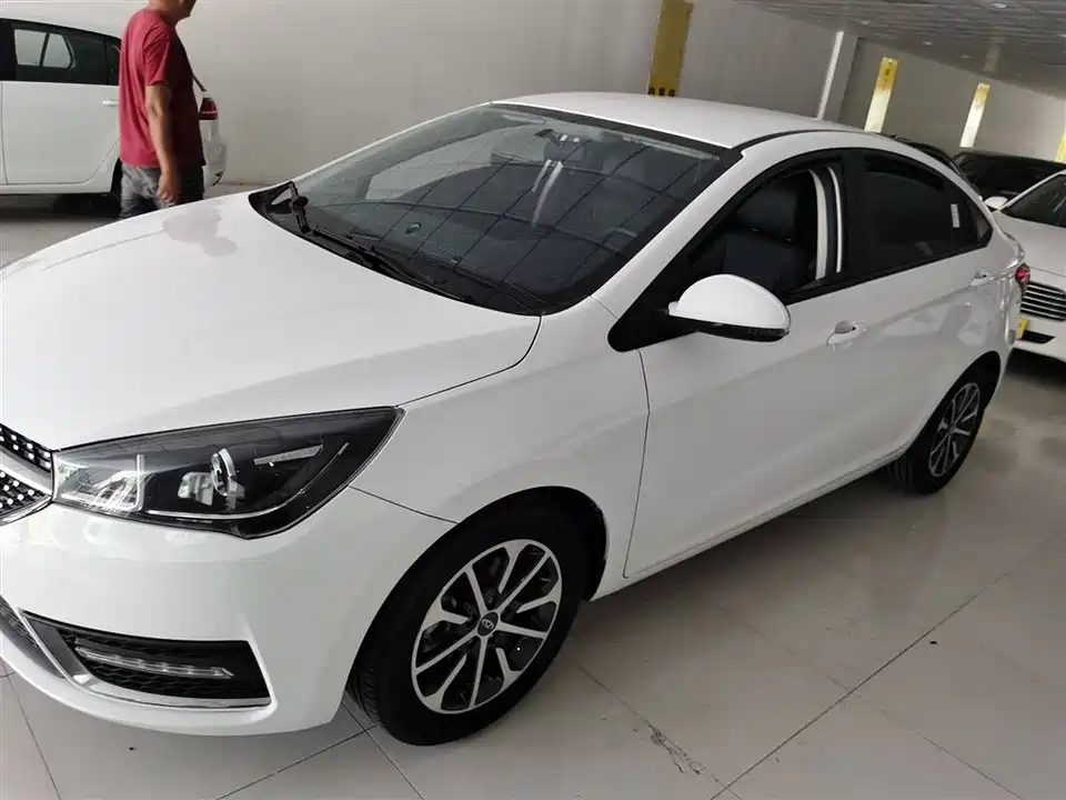 Chery Arrizo 5