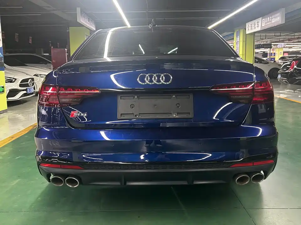 Audi S4