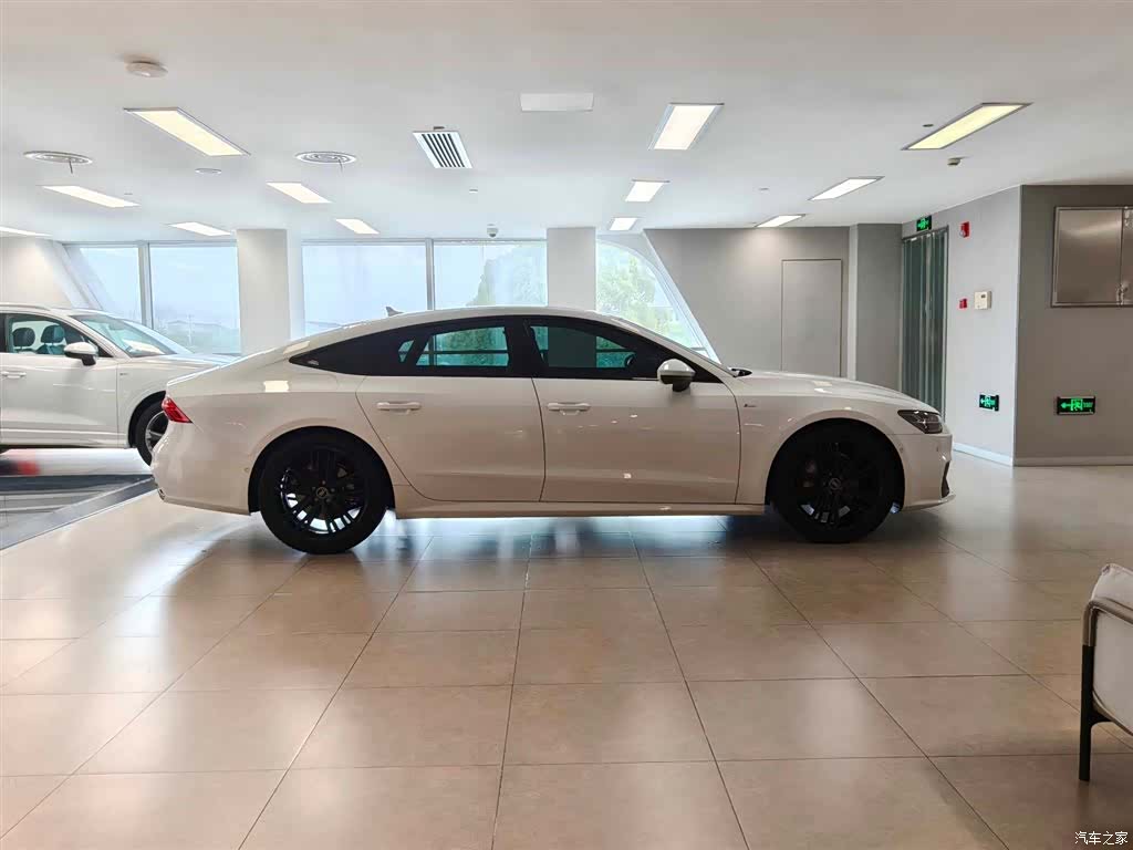 Audi A7, 2025 3