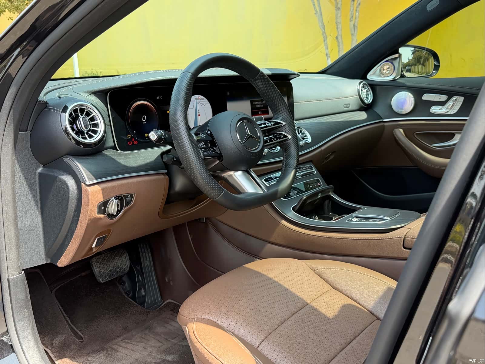 Mercedes-Benz E-Class, 2023 14