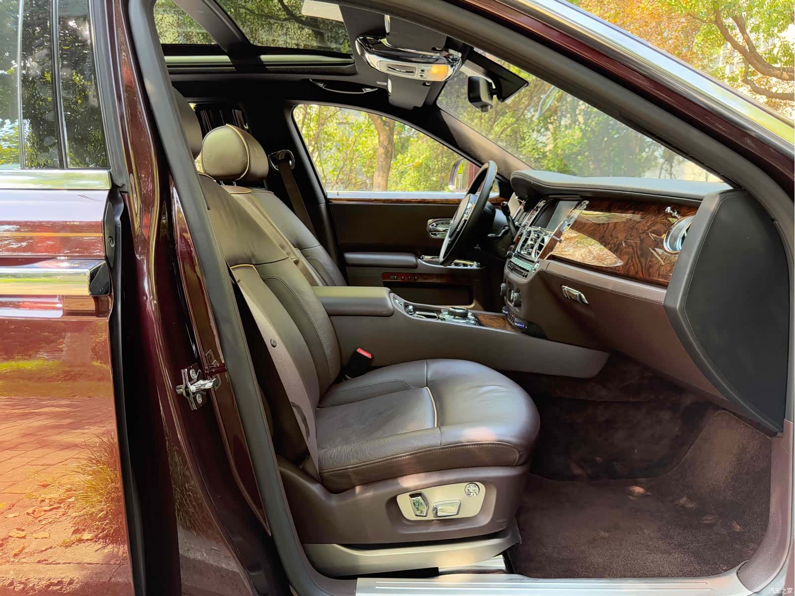 Rolls-Royce Ghost, 2015 6