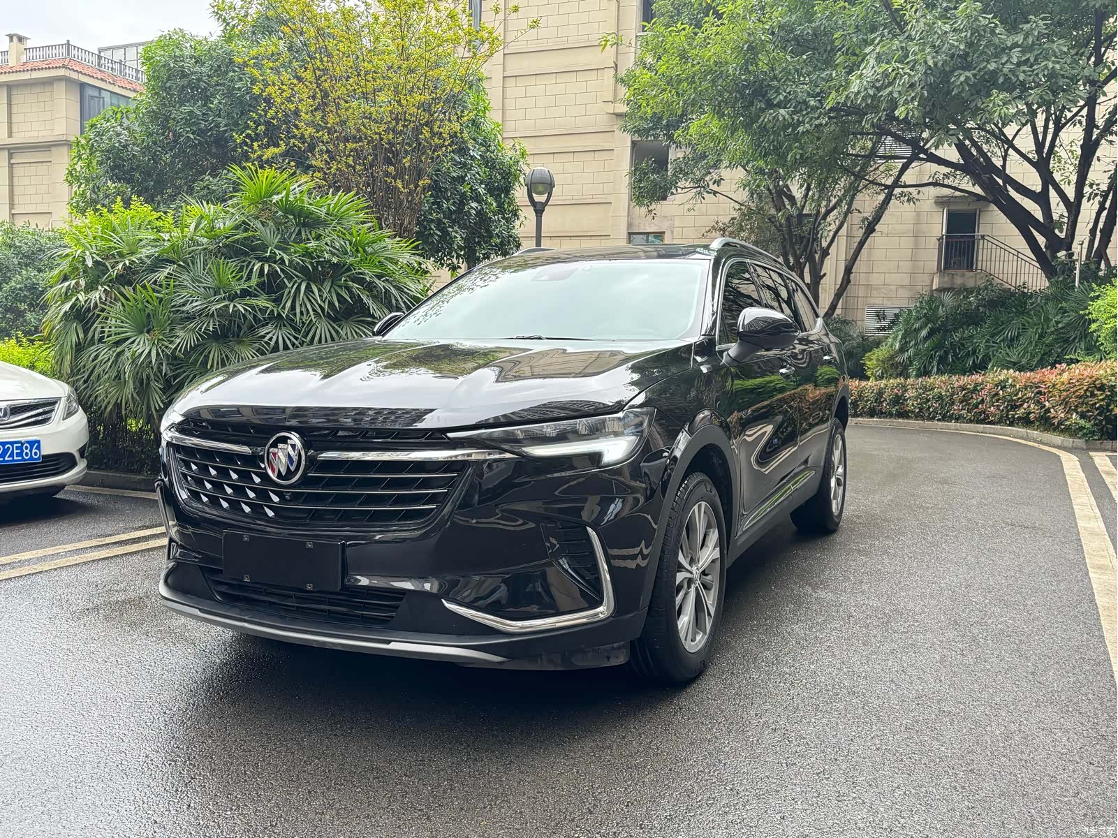 Buick Envision Plus, 2023 1