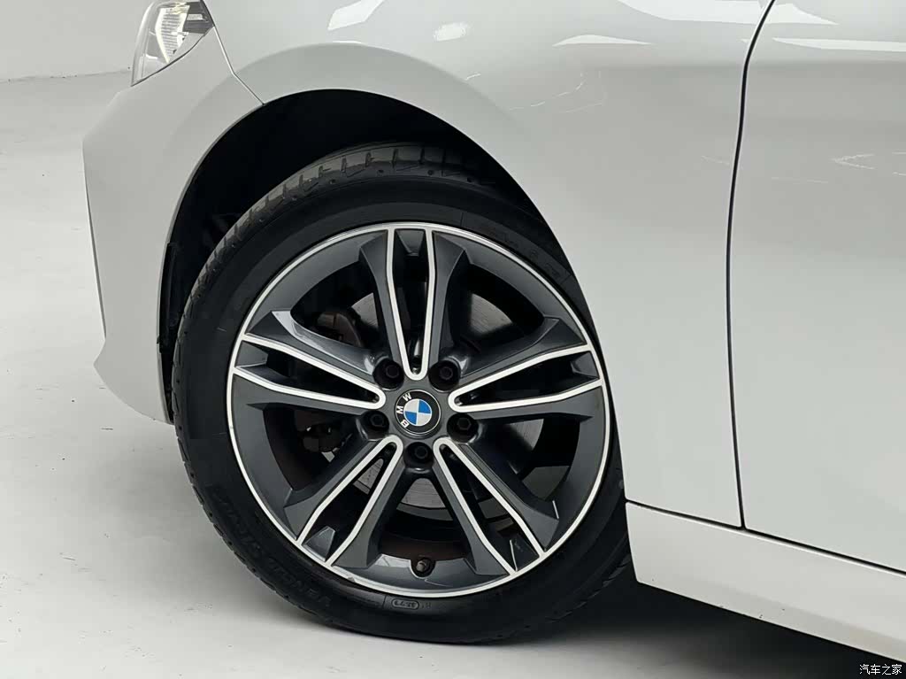 BMW 1 Series, 2022 11