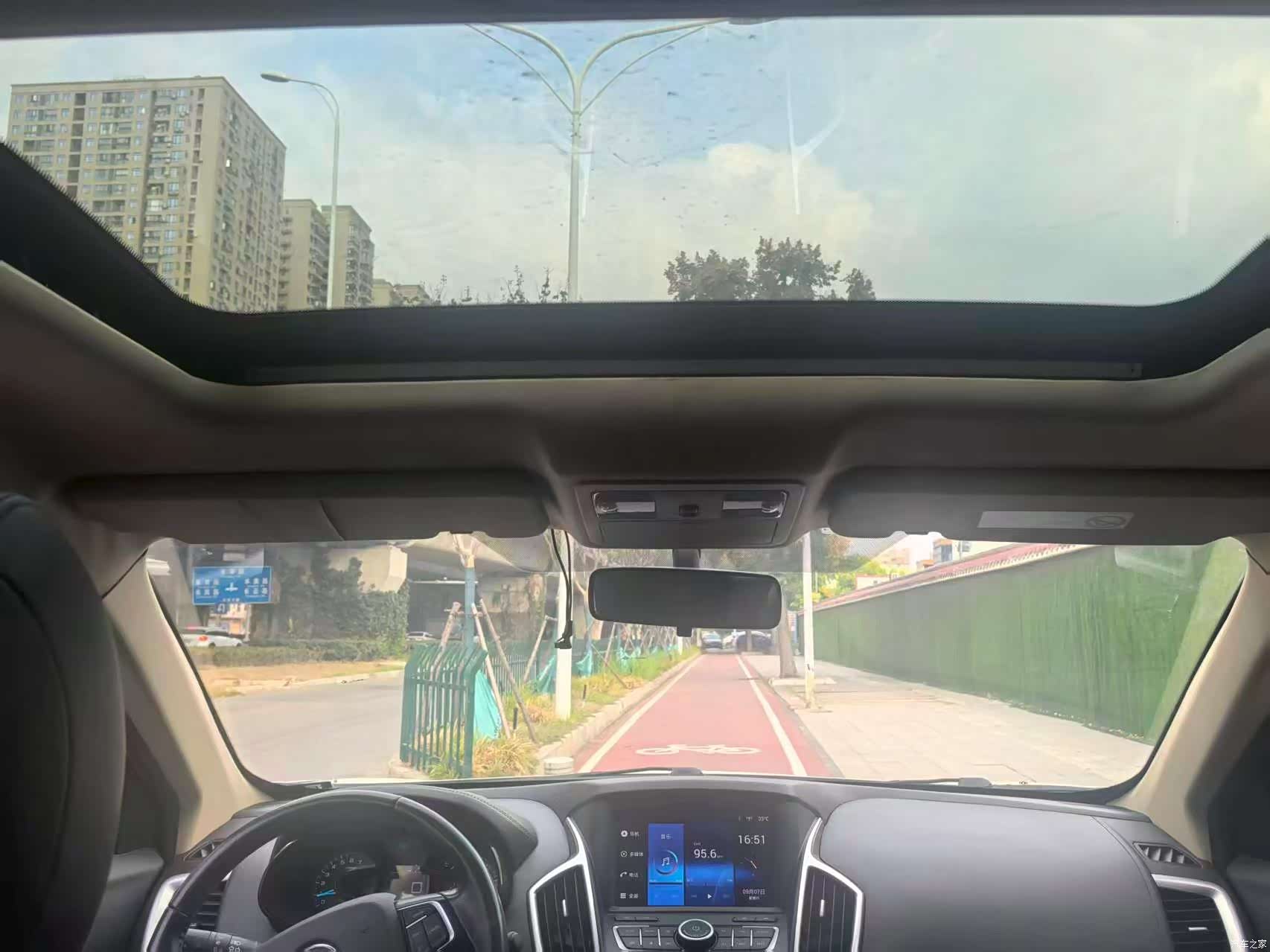 DongFeng AX7, 2016 7