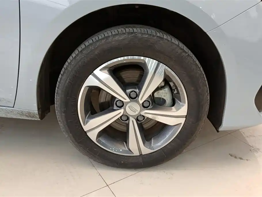 Geely Emgrand L HiP