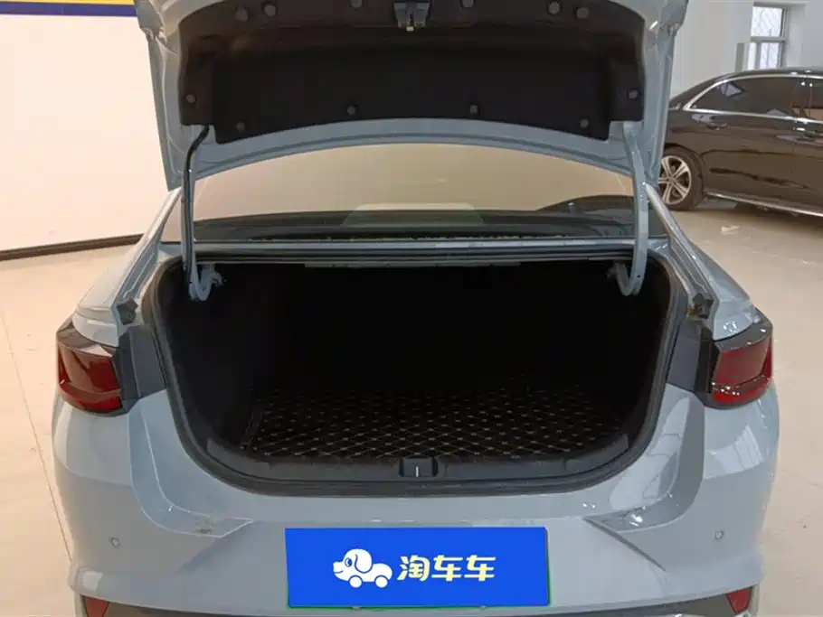 Geely Emgrand L HiP