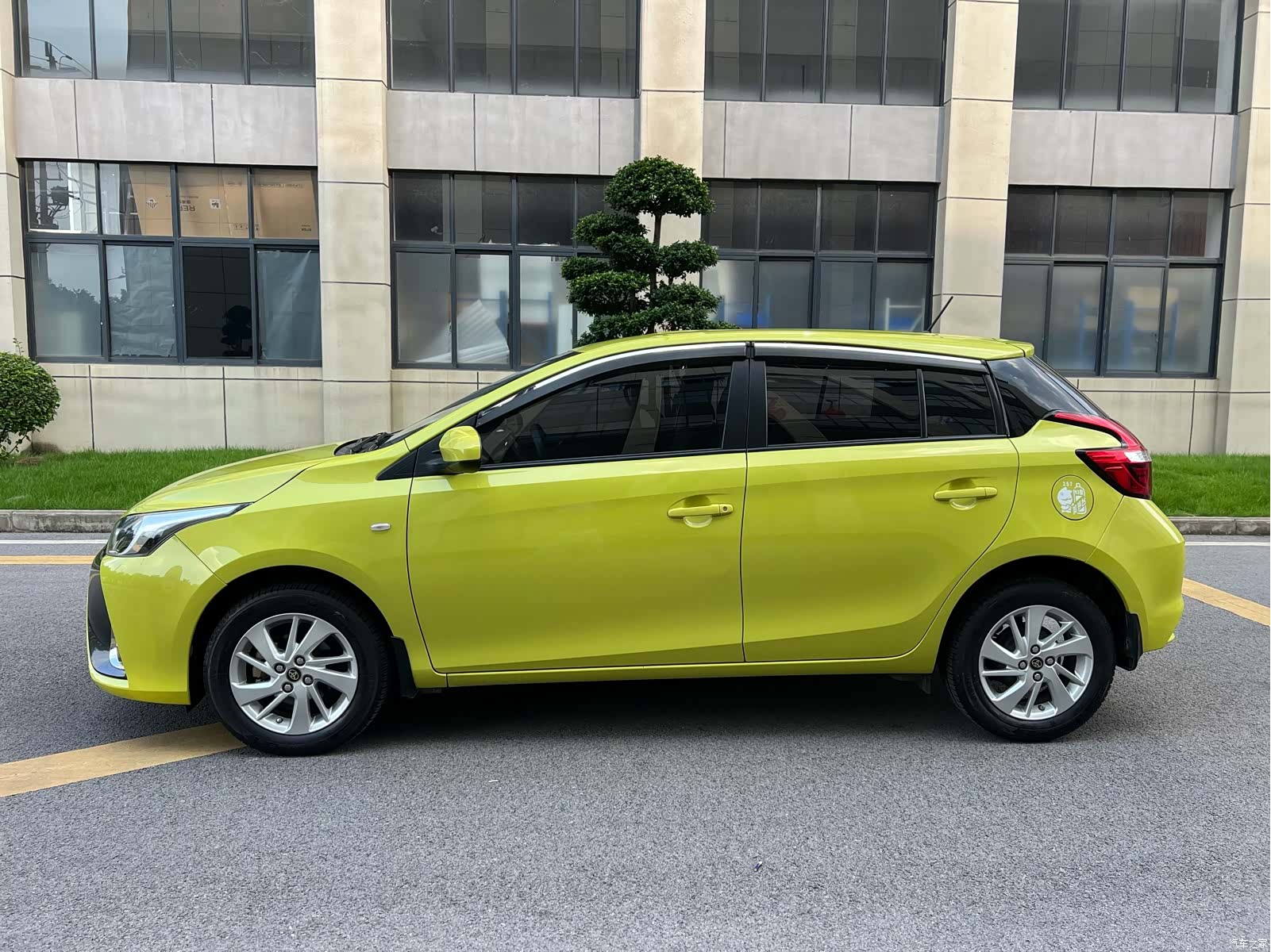 Toyota YARiS L, 2017 4