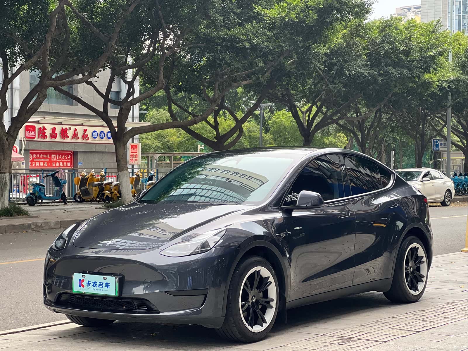 Tesla Model Y, 2024 1