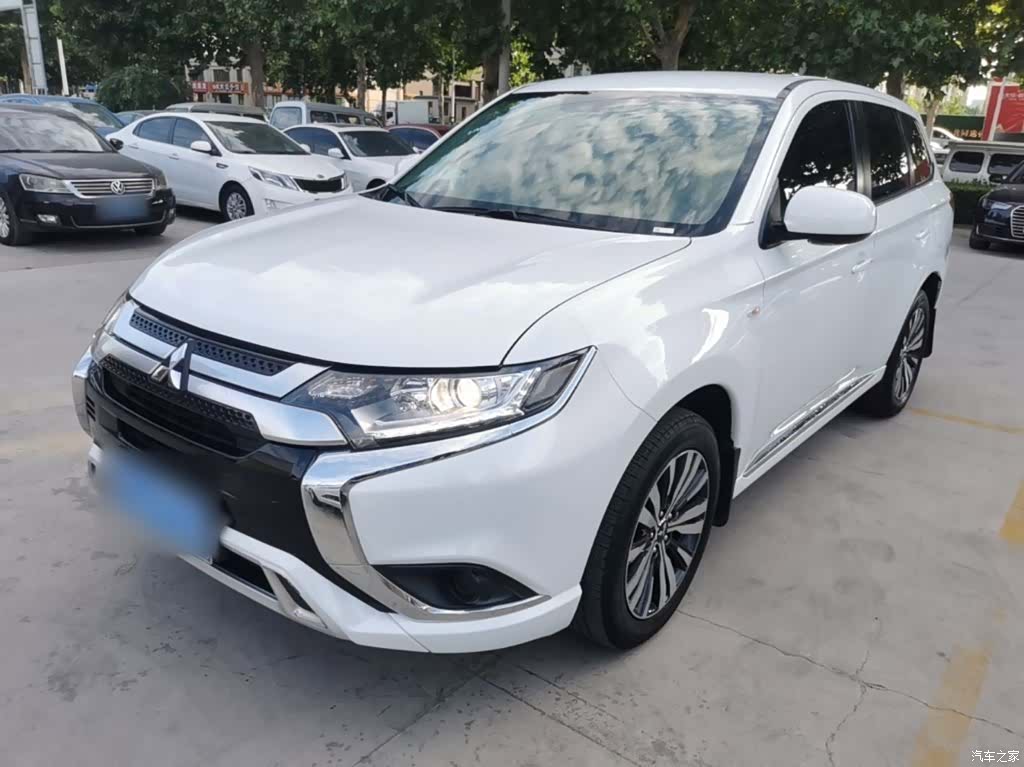 Mitsubishi Outlander, 2022 1