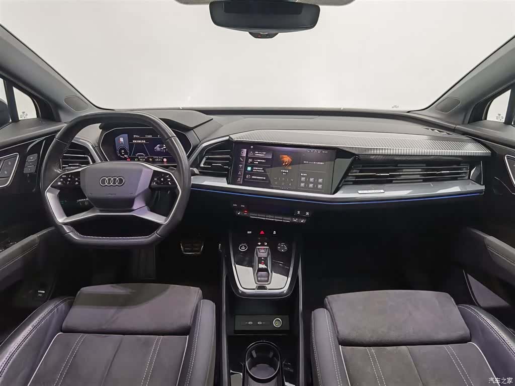 Audi Q4 e-tron, 2023 все фото