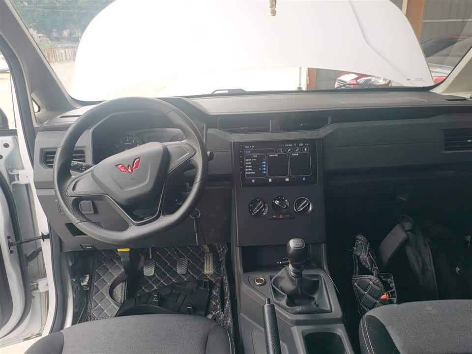 Wuling Wuling Hongguang PLUS