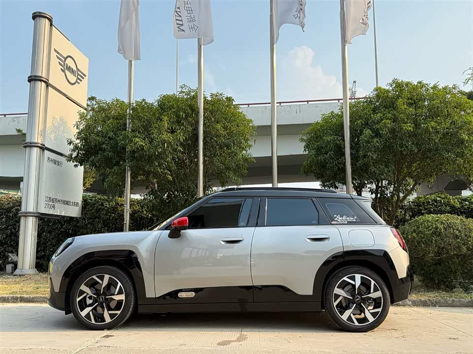 MINI Electric ACEMAN