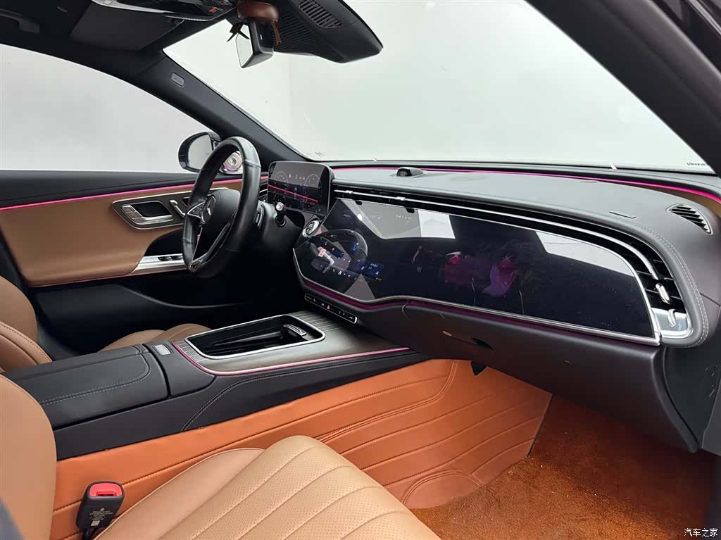 Mercedes-Benz E-Class, 2024 11