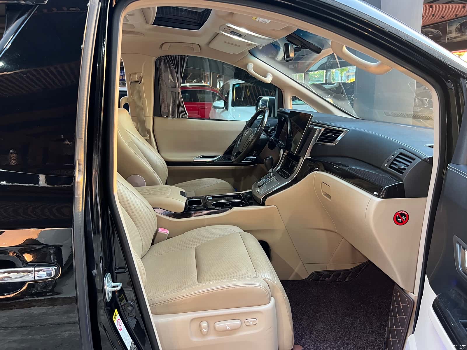 Toyota Alphard, 2012 8