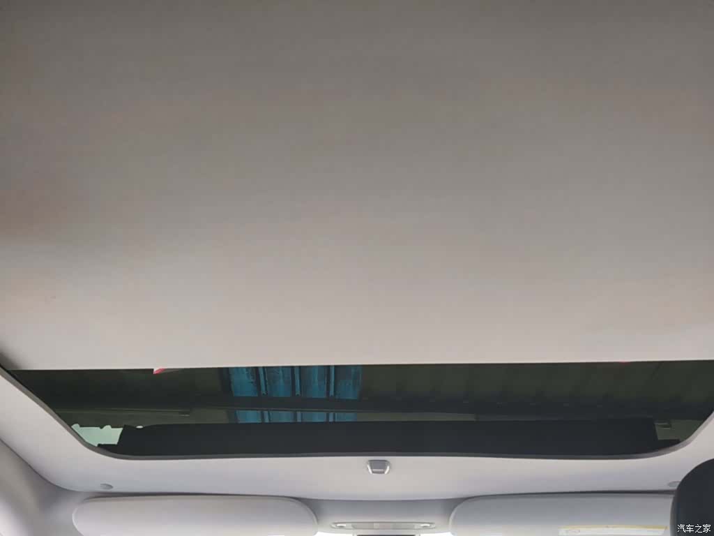Tesla Model Y, 2024 18