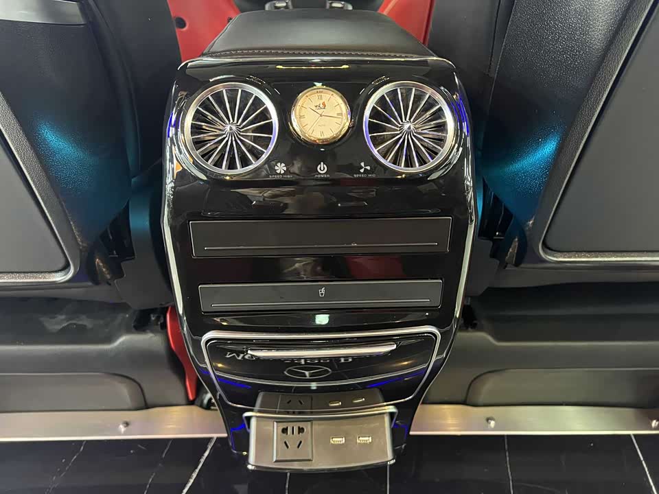 Mercedes-Benz V-class