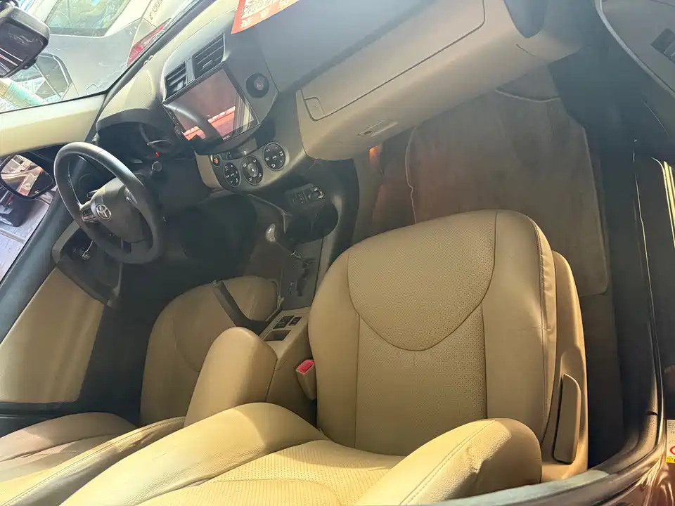 Toyota RAV4 Rongfang