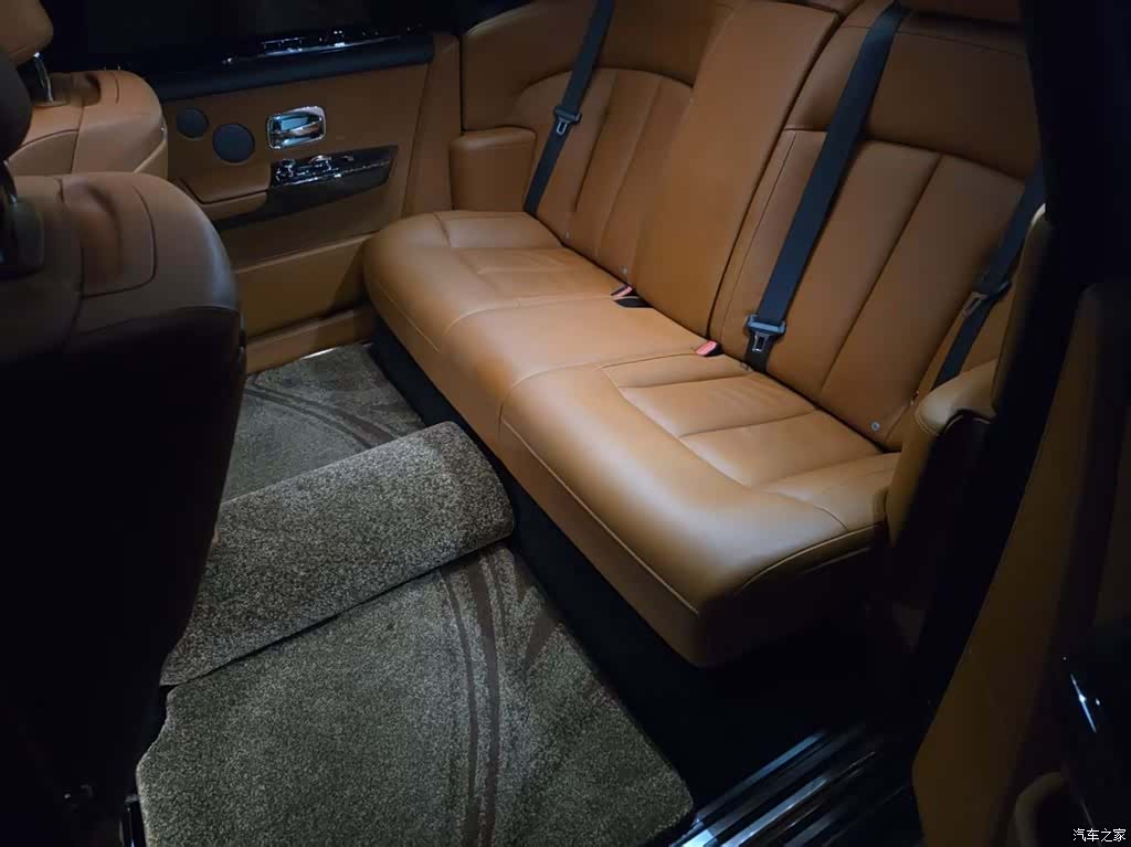 Rolls-Royce Phantom, 2024 все фото