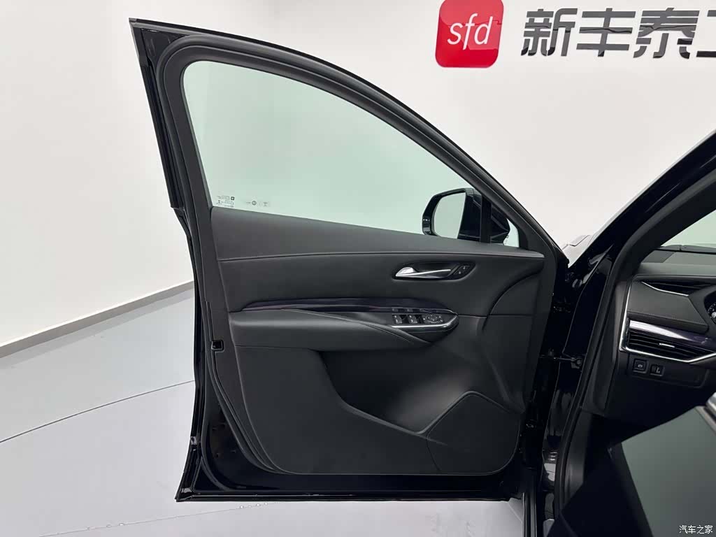 Cadillac XT4, 2022 8