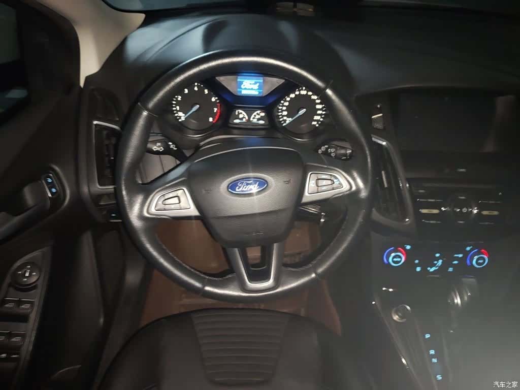 Ford Focus, 2015 7