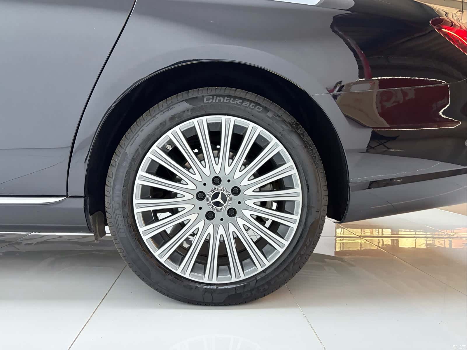 Mercedes-Benz E-Class, 2023 4