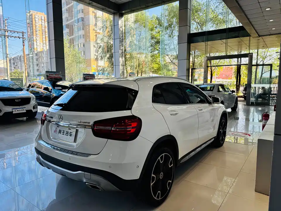 Mercedes-Benz GLA