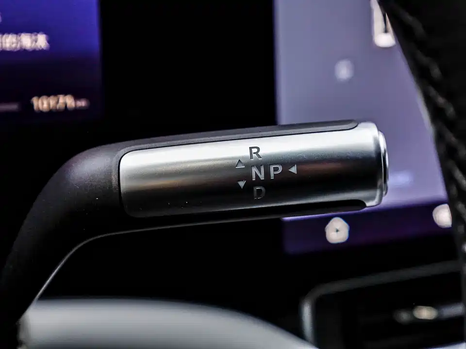 AITO Ask the world M9