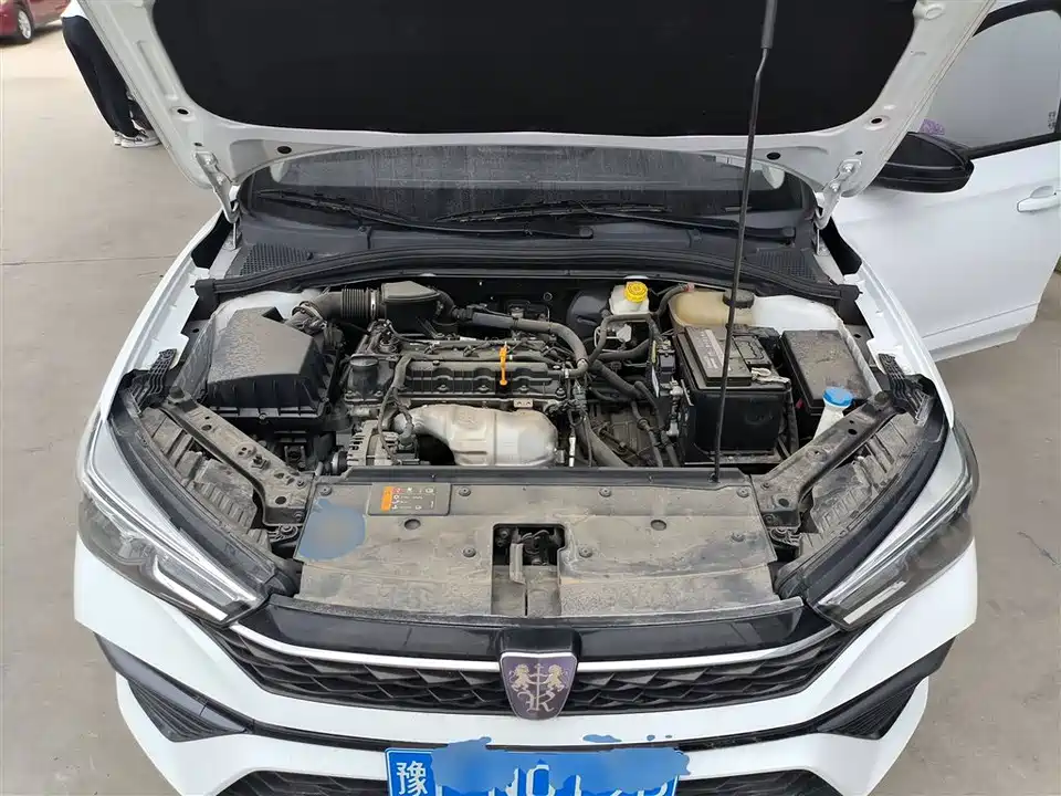 Roewe i5