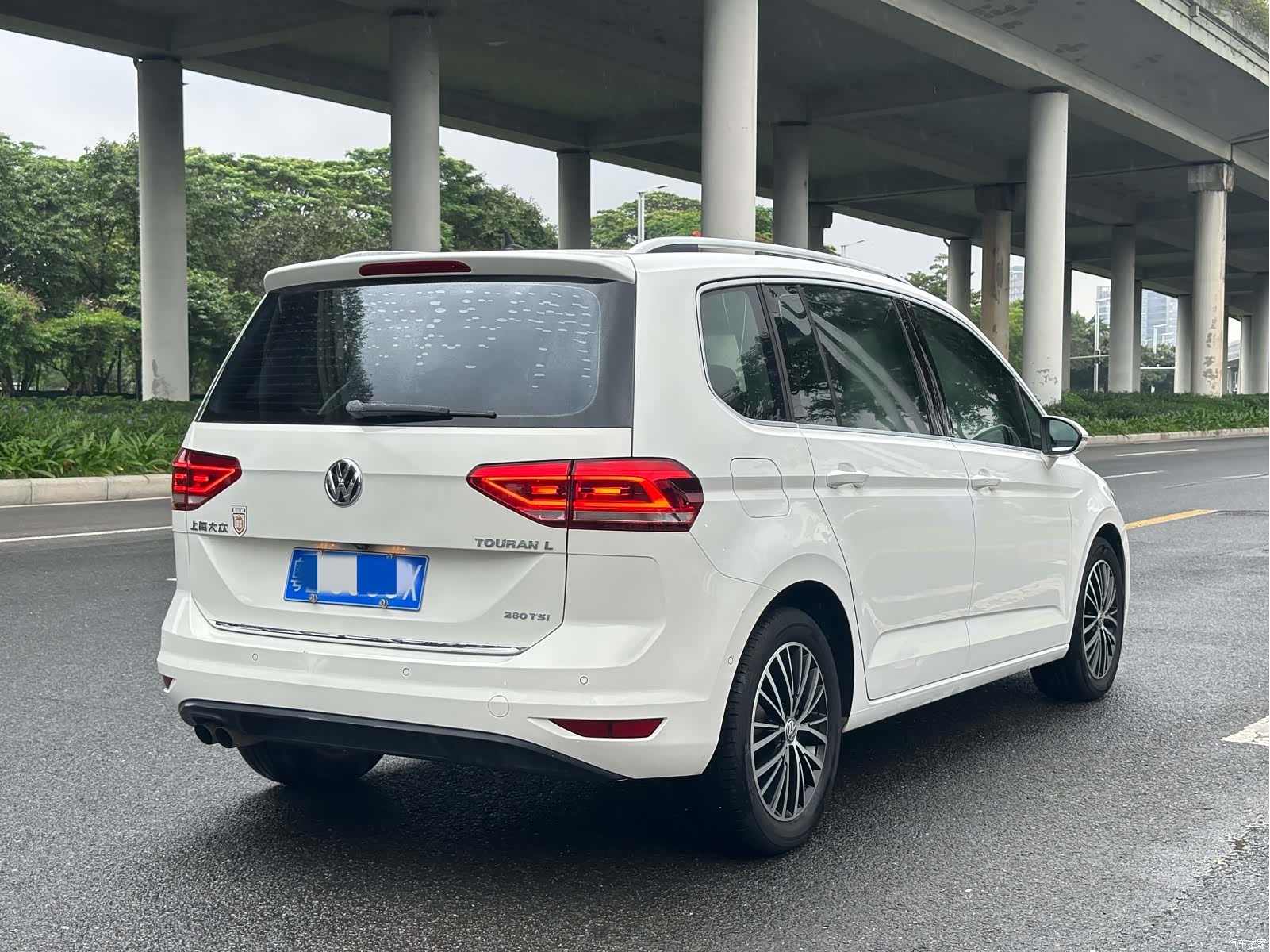 Volkswagen L, 2016 17