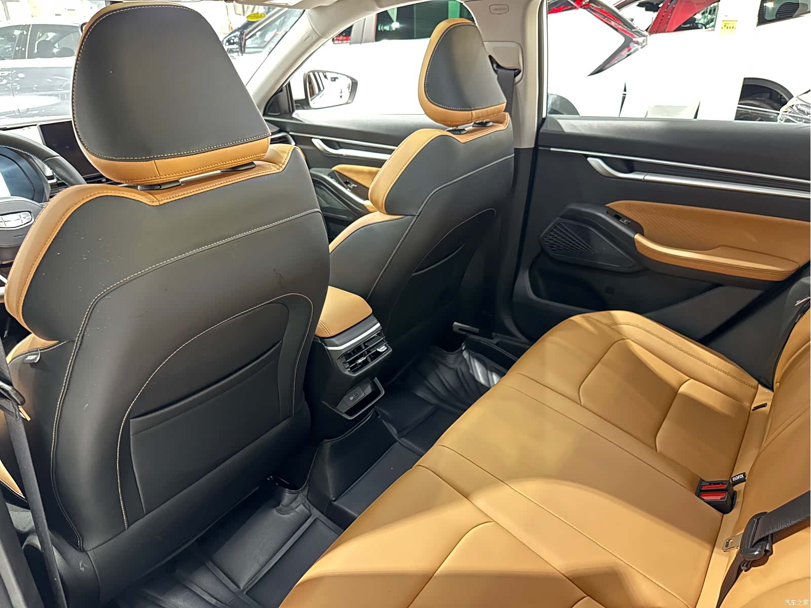 Geely Emgrand, 2025 9