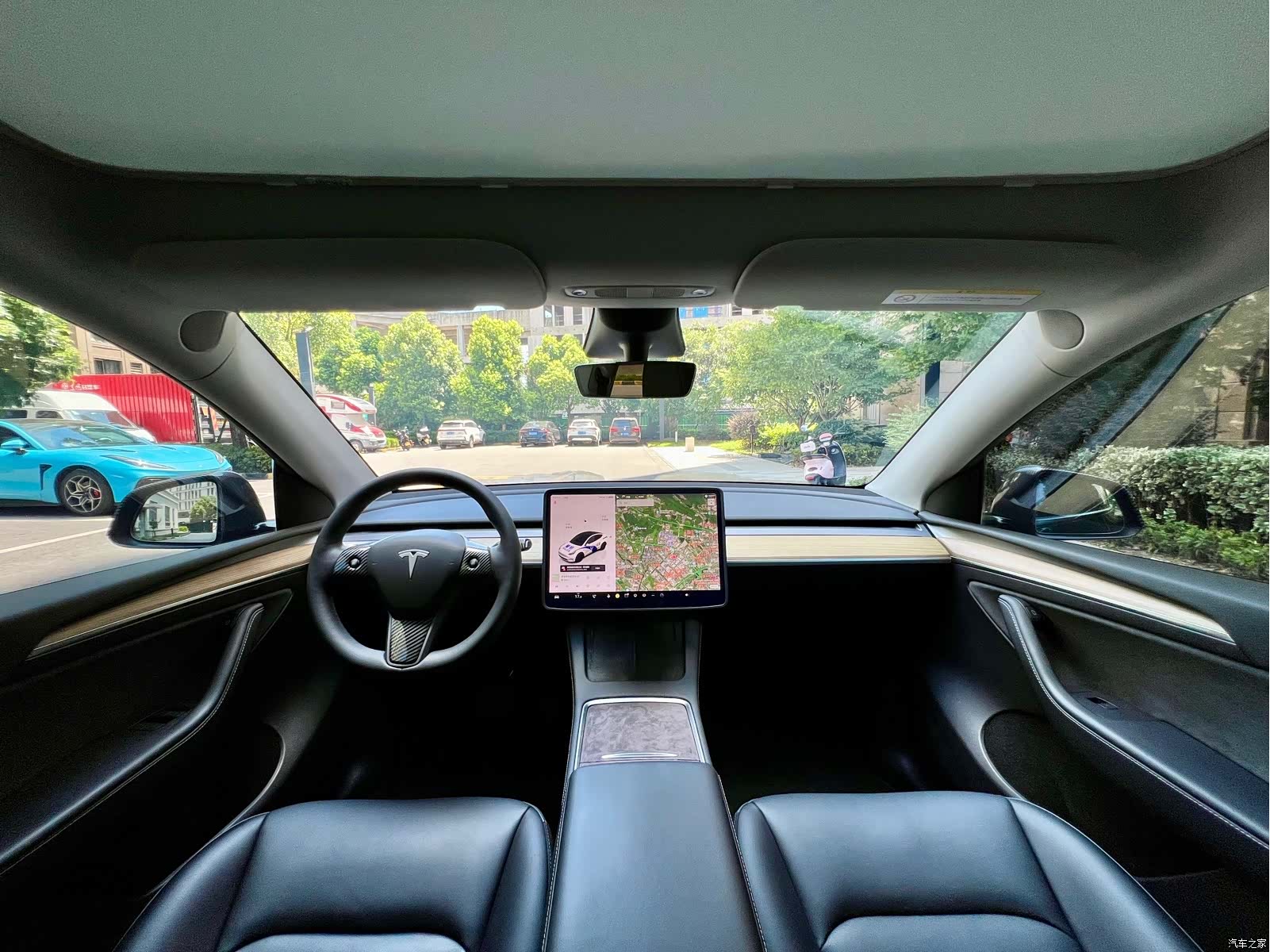 Tesla Model Y, 2023 4